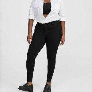 Torrid bombshell Skinny Jeans